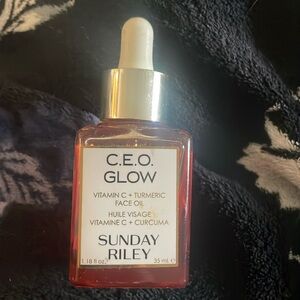 NWOT Sunday Riley CEO Glow Vitamin C + Turmeric Face Oil